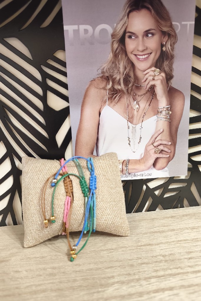 Alternative view of PULSERA FINITA